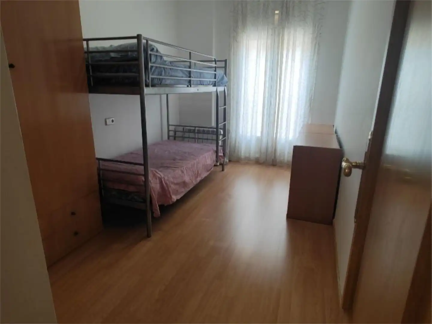 Piso en venta en Calle Carrera, 11, Villanueva del Arzobispo Habitación de Piso en venta en Villanueva del Arzobispo con Calefacción, Parquet y Amueblado
