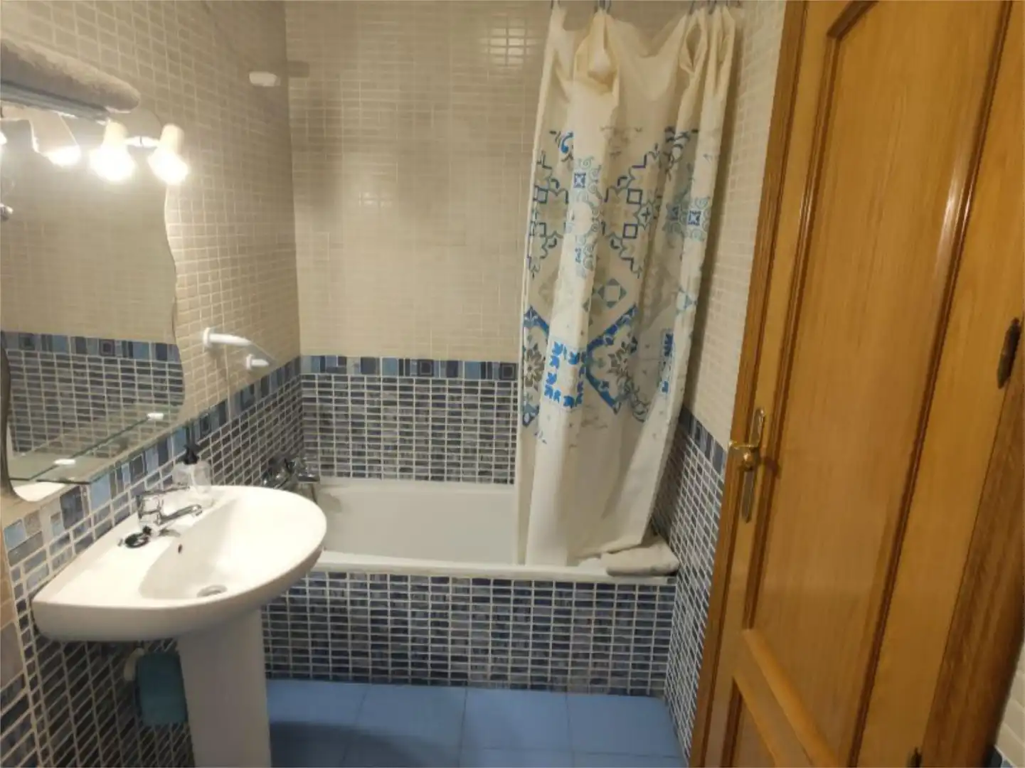 Piso en venta en Calle Carrera, 11, Villanueva del Arzobispo Baño de Piso en venta en Villanueva del Arzobispo con Calefacción, Parquet y Amueblado