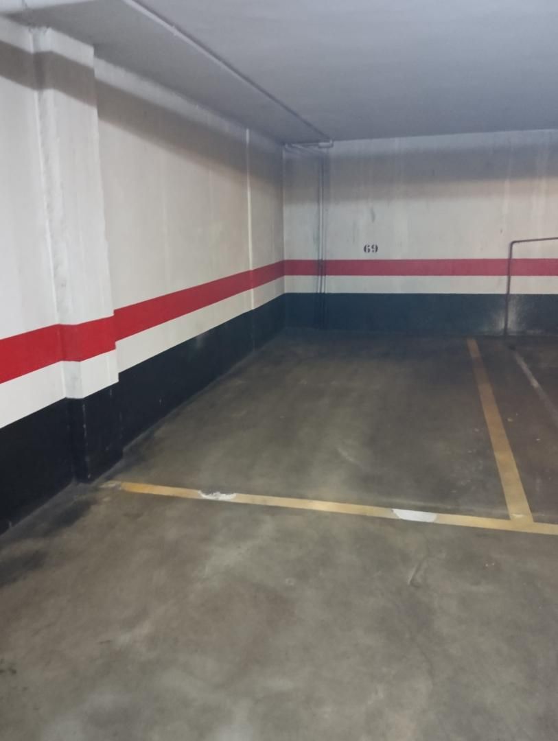 Parking of Garage for rent in  Logroño