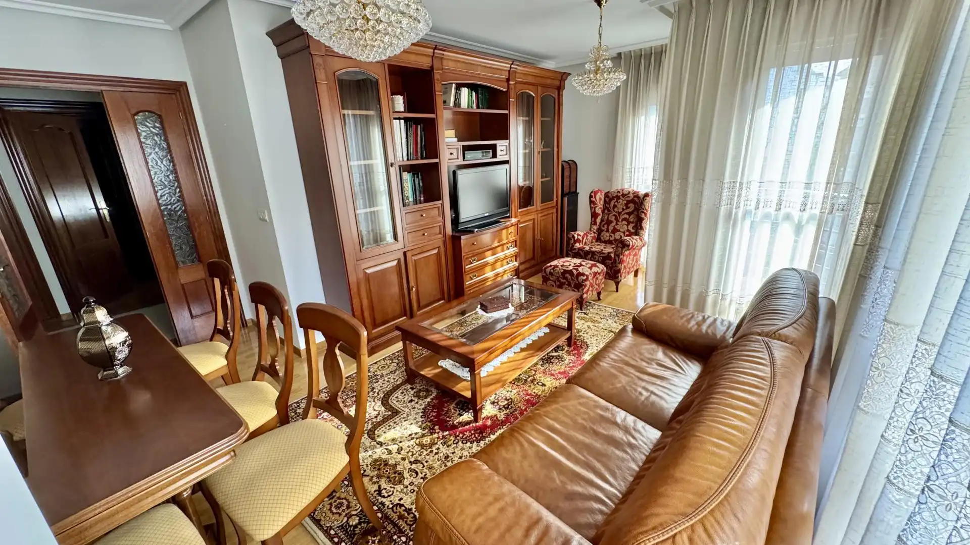 Pis en venda a Calle Ramón Pérez de Ayala, 22, San Pedro - Siana Sala d'estar de Pis en venda en Mieres (Asturias) amb Calefacció, Parquet i Terrassa