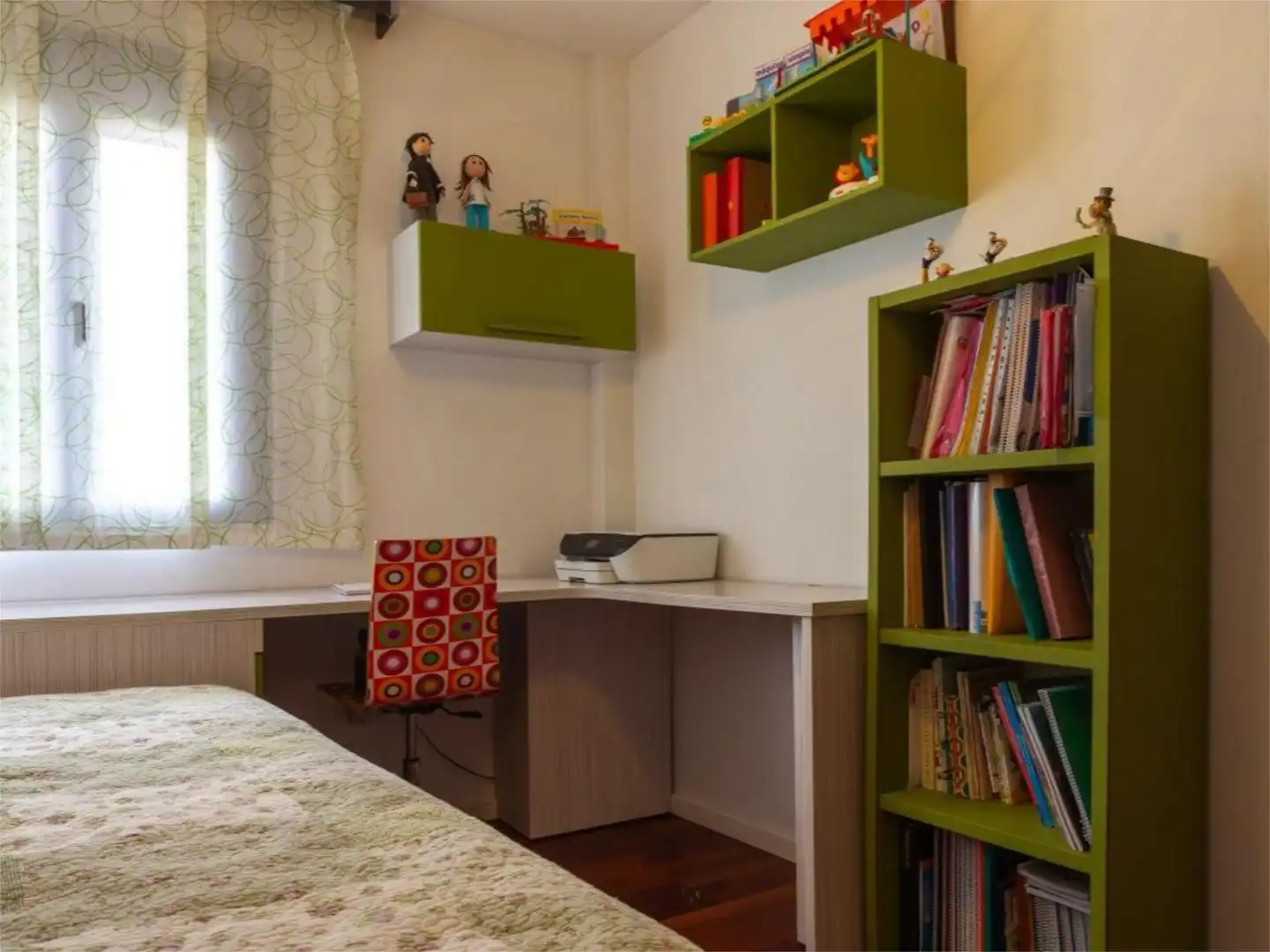 Casa o xalet en venda a Calle Borraja, 9, Dílar Dormitori de Casa o xalet en venda en Dílar amb Aire condicionat, Calefacció i Jardí privat