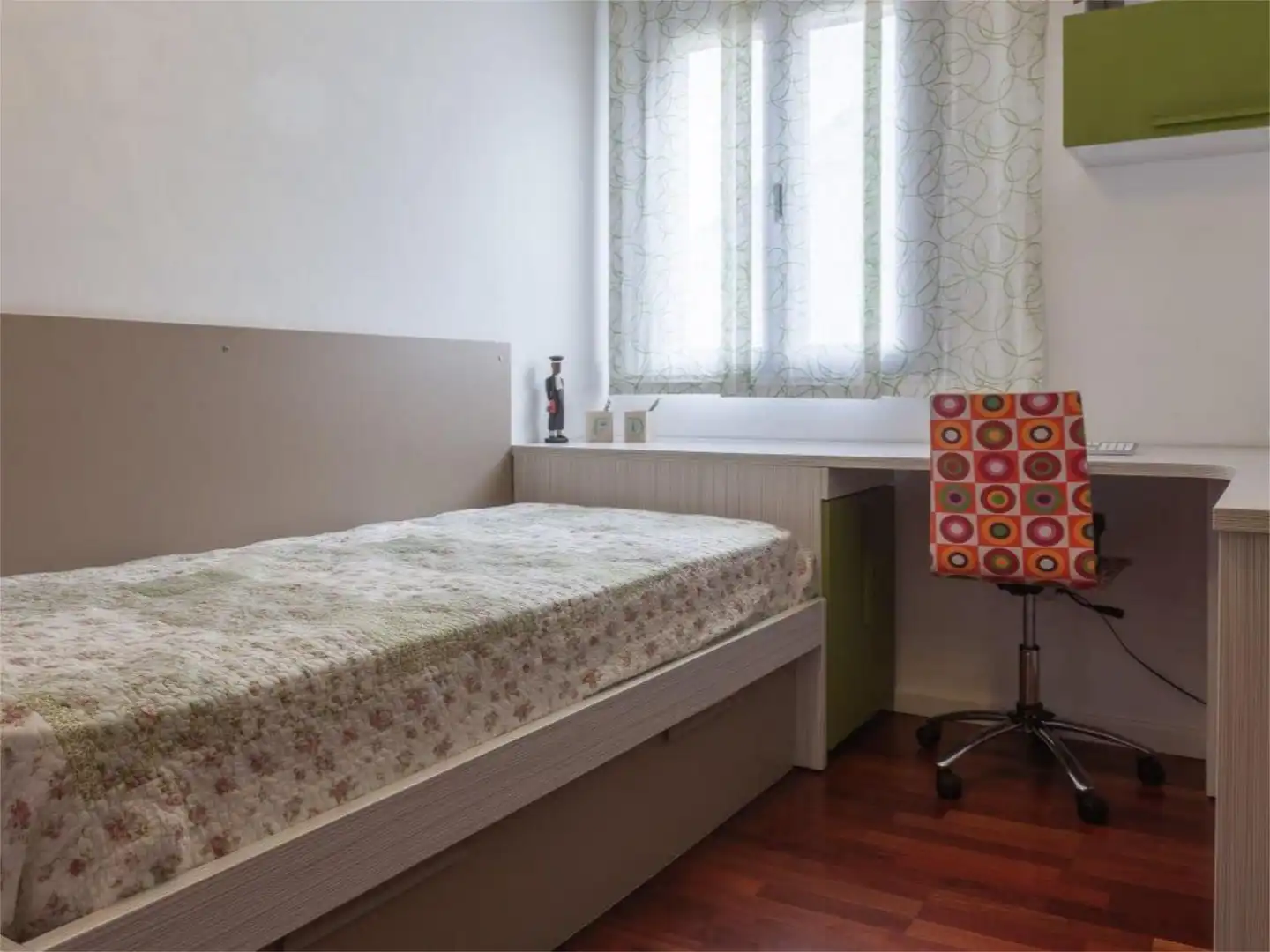 Casa o xalet en venda a Calle Borraja, 9, Dílar Dormitori de Casa o xalet en venda en Dílar amb Aire condicionat, Calefacció i Jardí privat