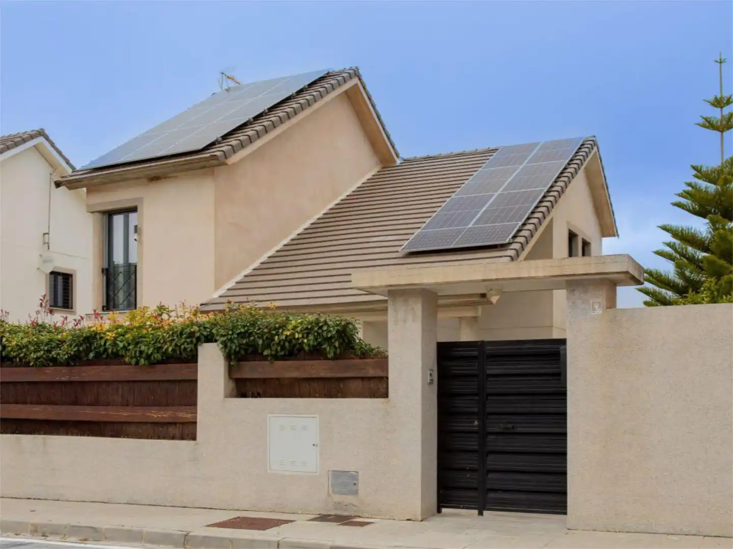 Casa o xalet en venda a Calle Borraja, 9, Dílar Vista exterior de Casa o xalet en venda en Dílar amb Aire condicionat, Calefacció i Jardí privat