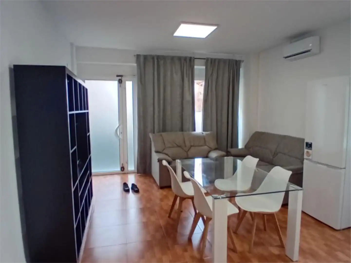 Sala de estar de Apartamento de alquiler en Cáceres con Aire acondicionado, Calefacción y Amueblado