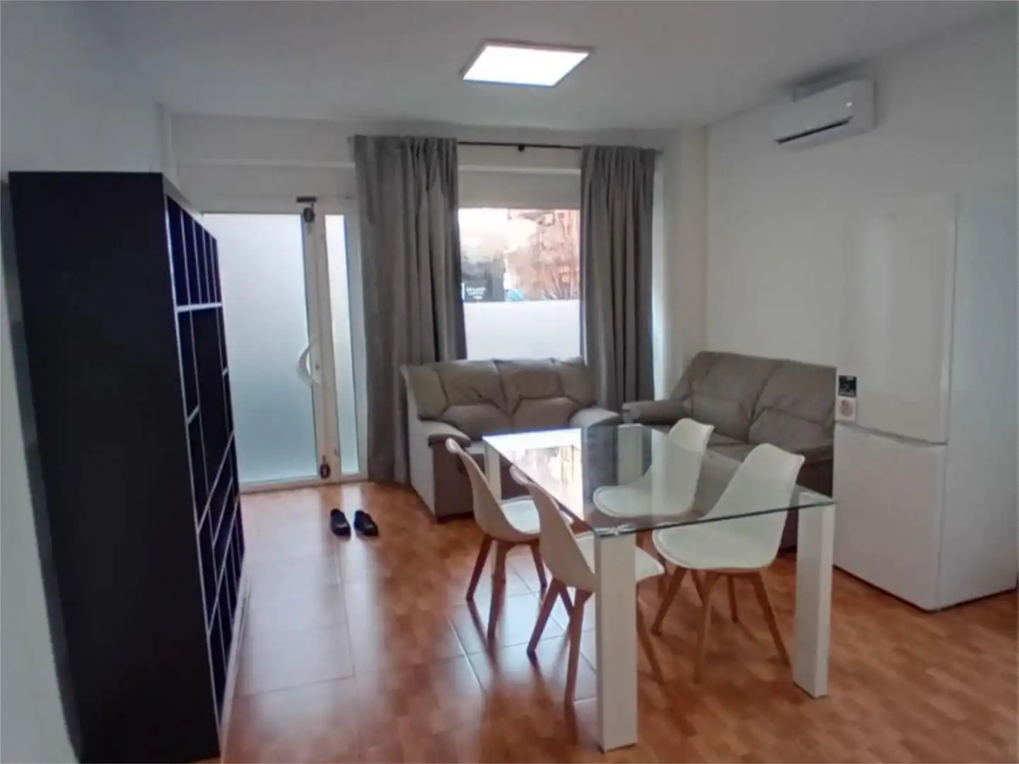 Sala de estar de Apartamento de alquiler en Cáceres con Aire acondicionado, Calefacción y Amueblado