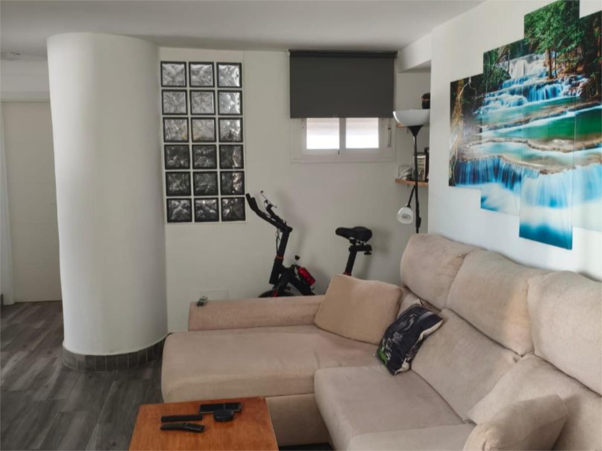 Sala d'estar de Pis en venda en Utrera amb Aire condicionat, Calefacció i Moblat