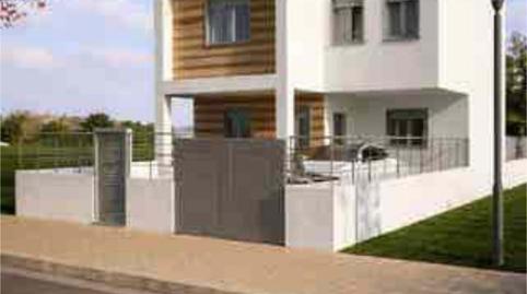 Foto 2 de Casa adosada en venta en Yuncos, Toledo