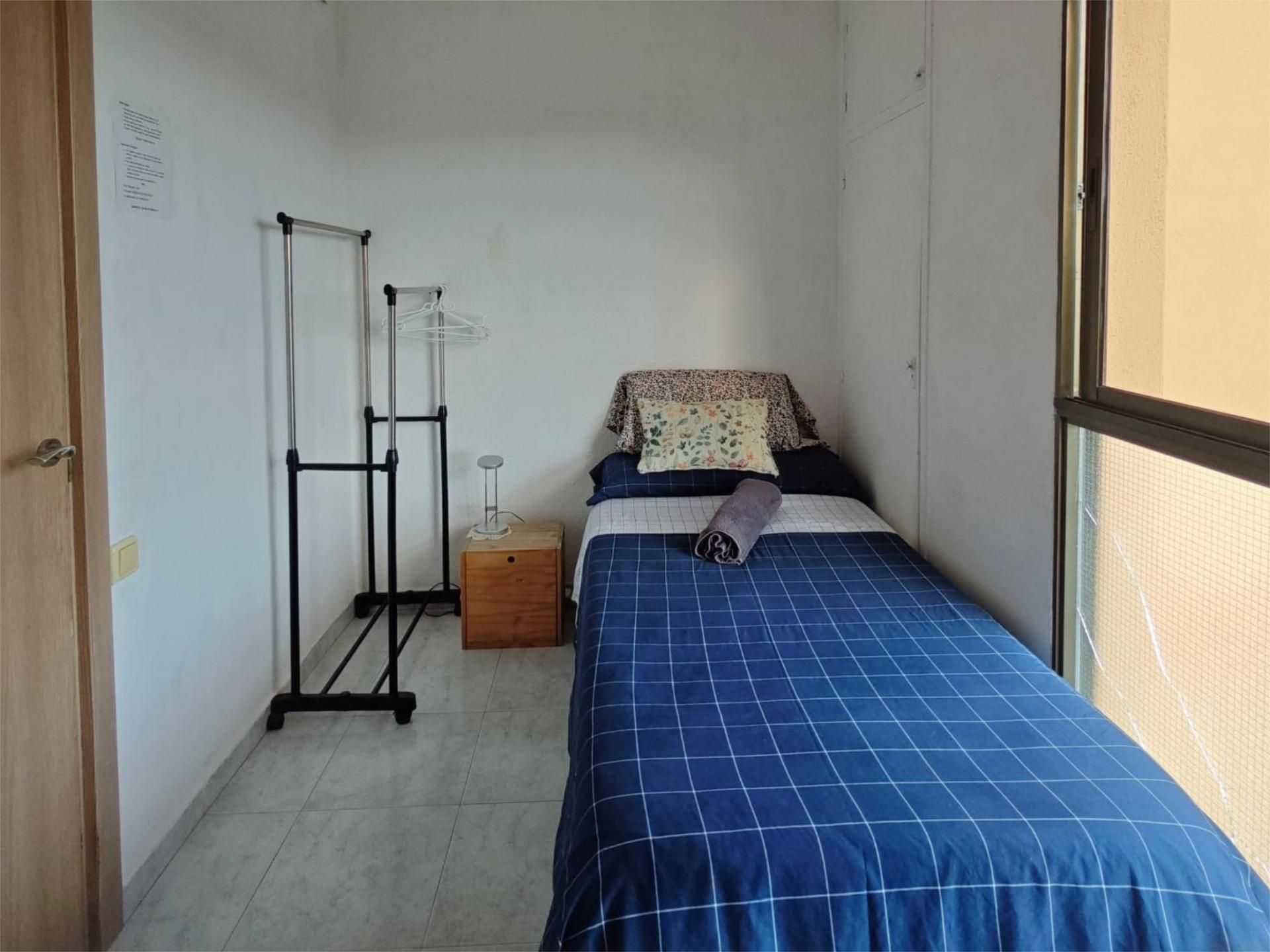 Flat for share in Passatge Salzereda, 1, Riu Sud Bedroom of Flat for share in Santa Coloma de Gramenet with Furnished