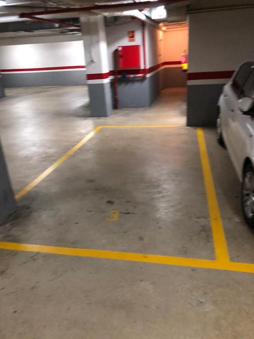 Garatge de lloguer a Avenida Alcalde Manuel Platas Varela, 146, Oseiro Aparcament de Garatge de lloguer en Arteixo