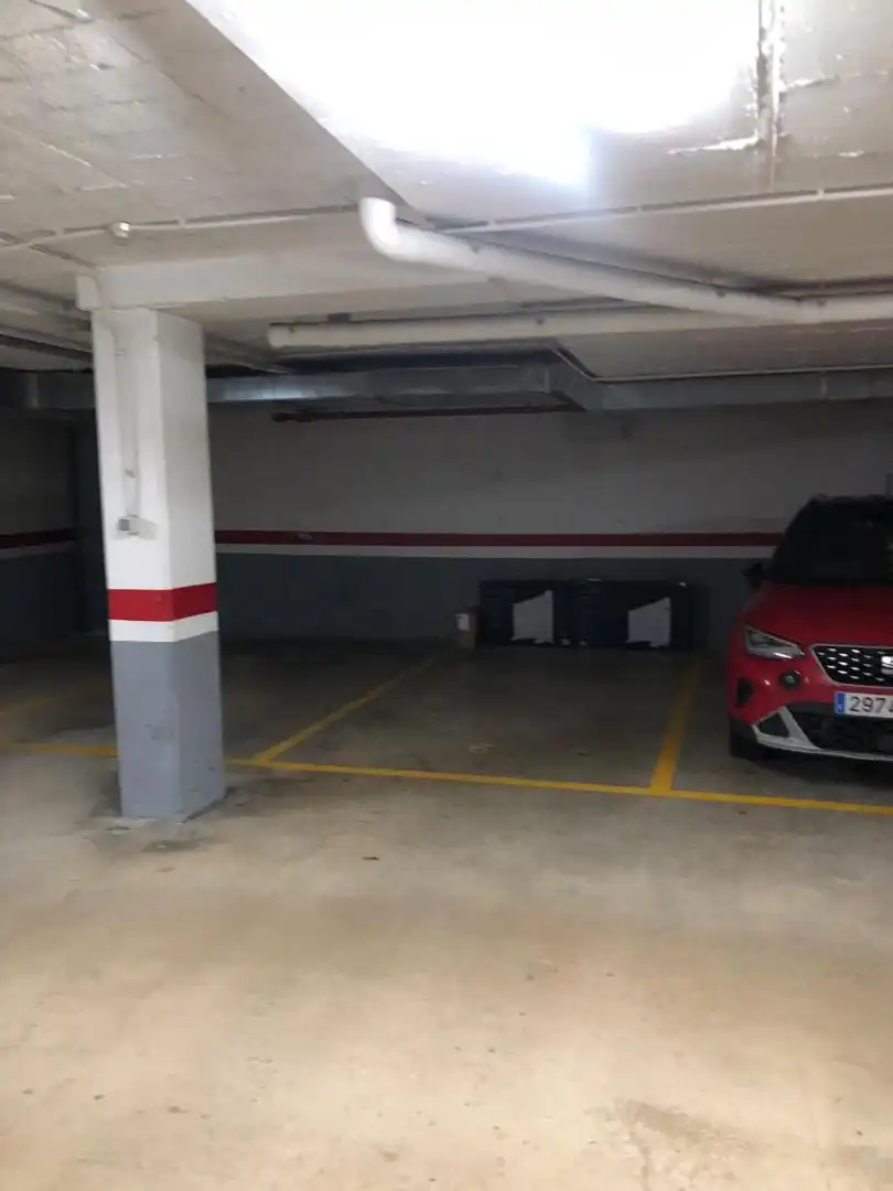Garage for rent in Avenida Alcalde Manuel Platas Varela, 146, Oseiro Parking of Garage for rent in Arteixo