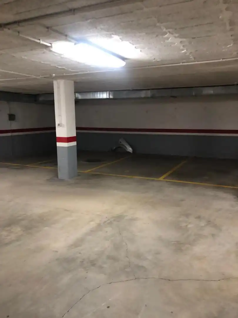 Garage for rent in Avenida Alcalde Manuel Platas Varela, 146, Oseiro Parking of Garage for rent in Arteixo