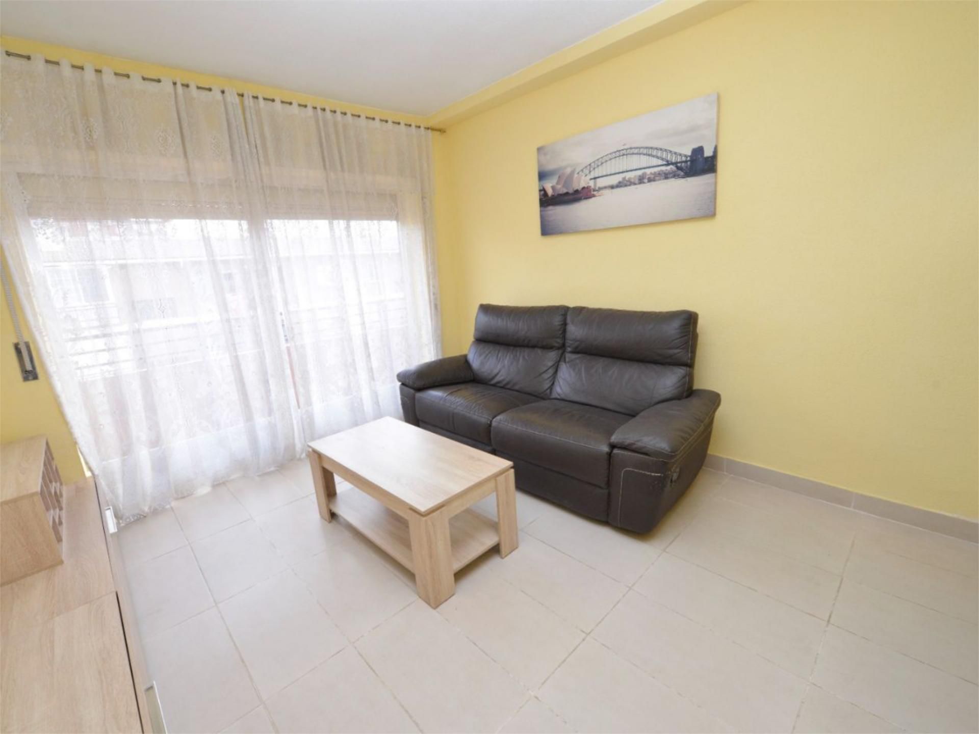 Sala d'estar de Pis de lloguer en  Madrid Capital amb Terrassa