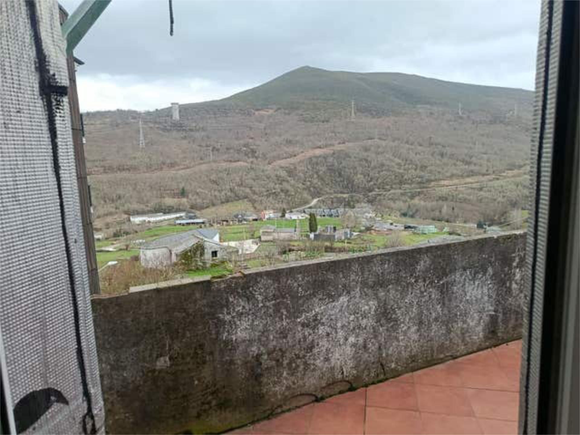 Vista exterior de Pis en venda en Vilariño de Conso amb Calefacció, Terrassa i Traster