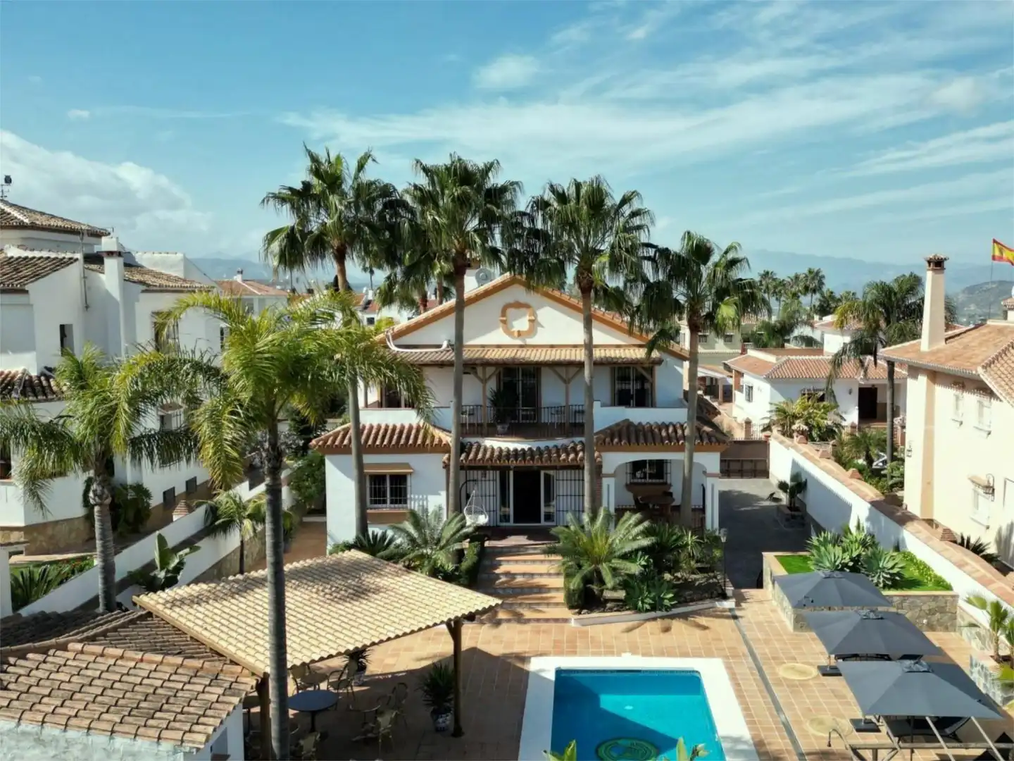 Vista exterior de Casa o xalet en venda en Alhaurín El Grande amb Aire condicionat, Calefacció i Jardí privat
