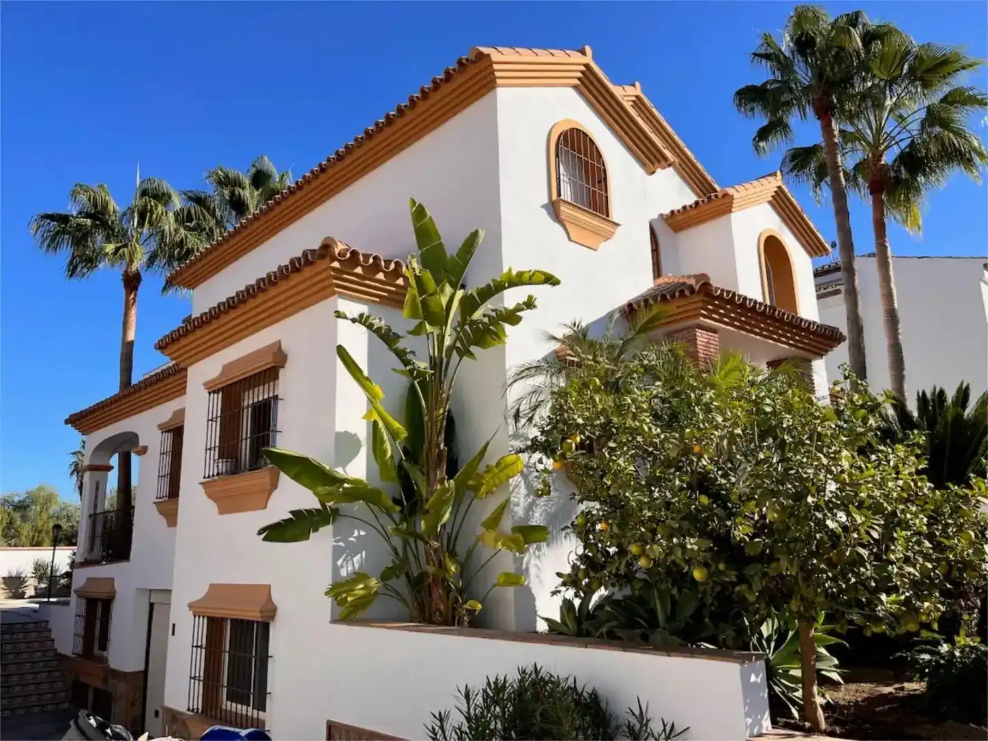 Vista exterior de Casa o chalet en venta en Alhaurín El Grande con Aire acondicionado, Terraza y Piscina