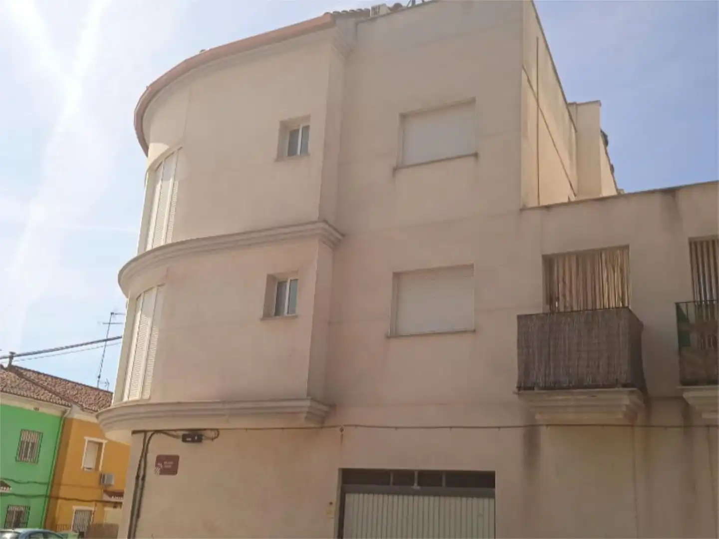 Vista exterior de Casa adosada en venda en Alzira amb Aire condicionat, Terrassa i Balcó