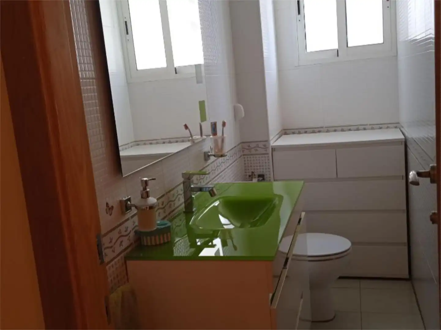 Bany de Casa adosada en venda en Alzira amb Aire condicionat, Terrassa i Balcó