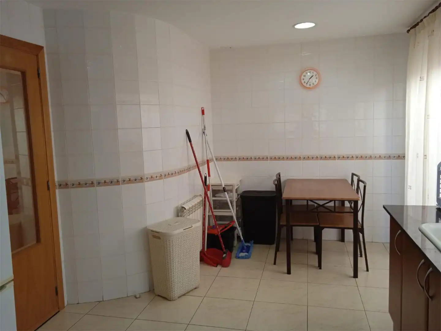 Cuina de Casa adosada en venda en Alzira amb Aire condicionat, Terrassa i Balcó