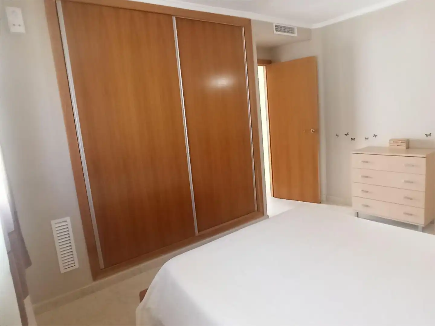 Dormitori de Casa adosada en venda en Alzira amb Aire condicionat, Terrassa i Balcó