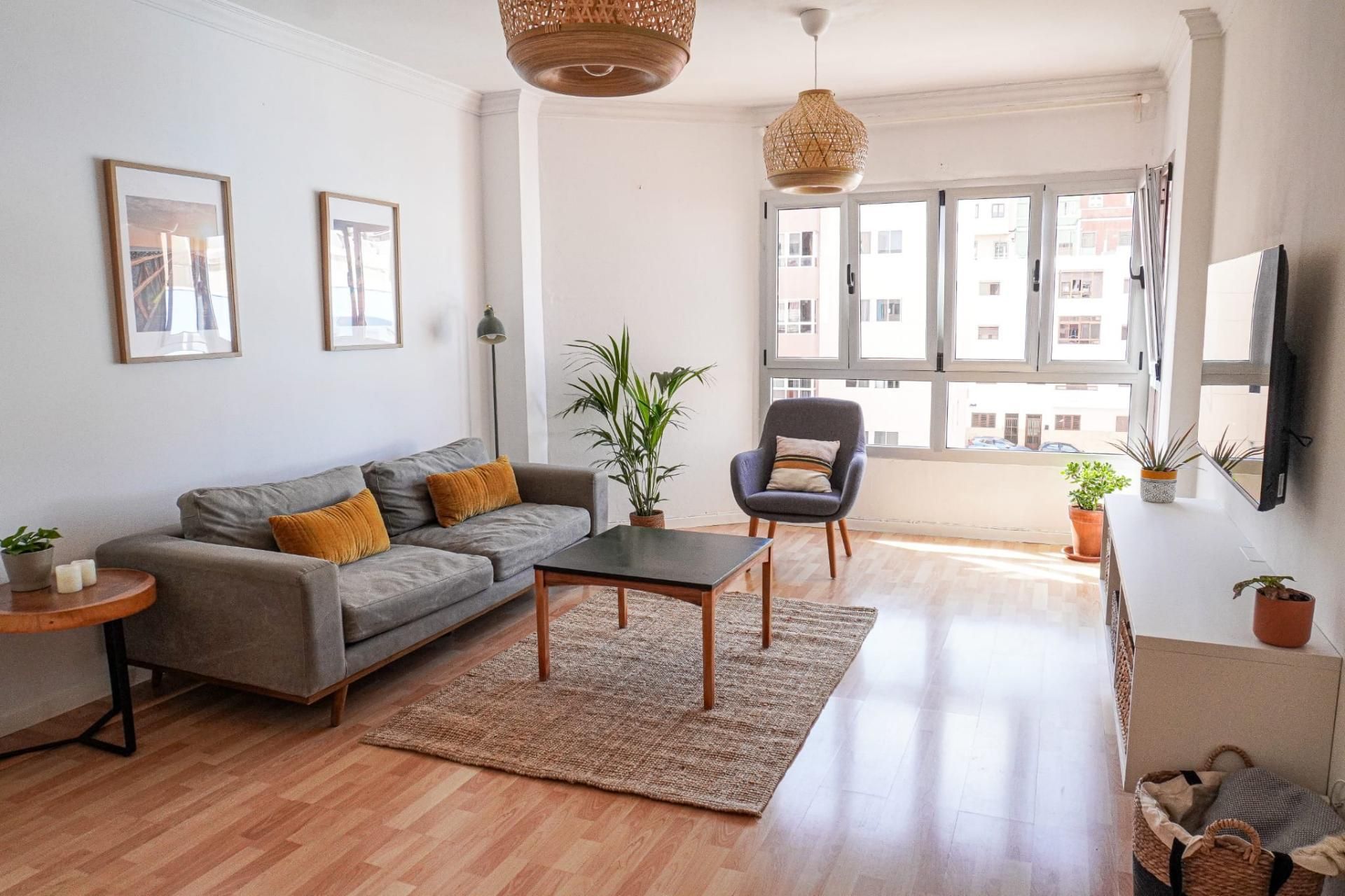 Sala de estar de Piso en venta en Las Palmas de Gran Canaria con Parquet