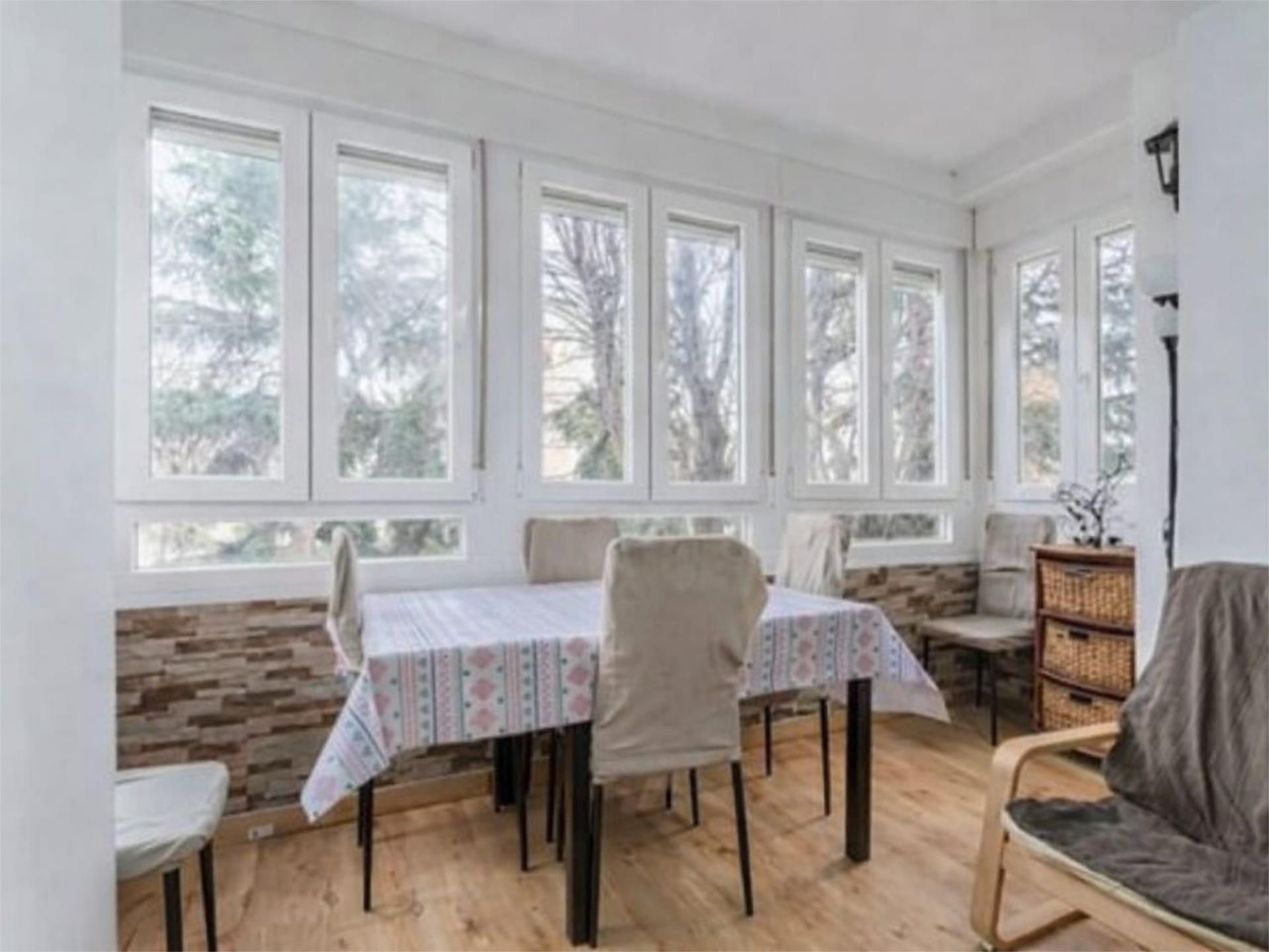 Comedor de Piso en venta en  Madrid Capital con Aire acondicionado, Jardín privado y Amueblado