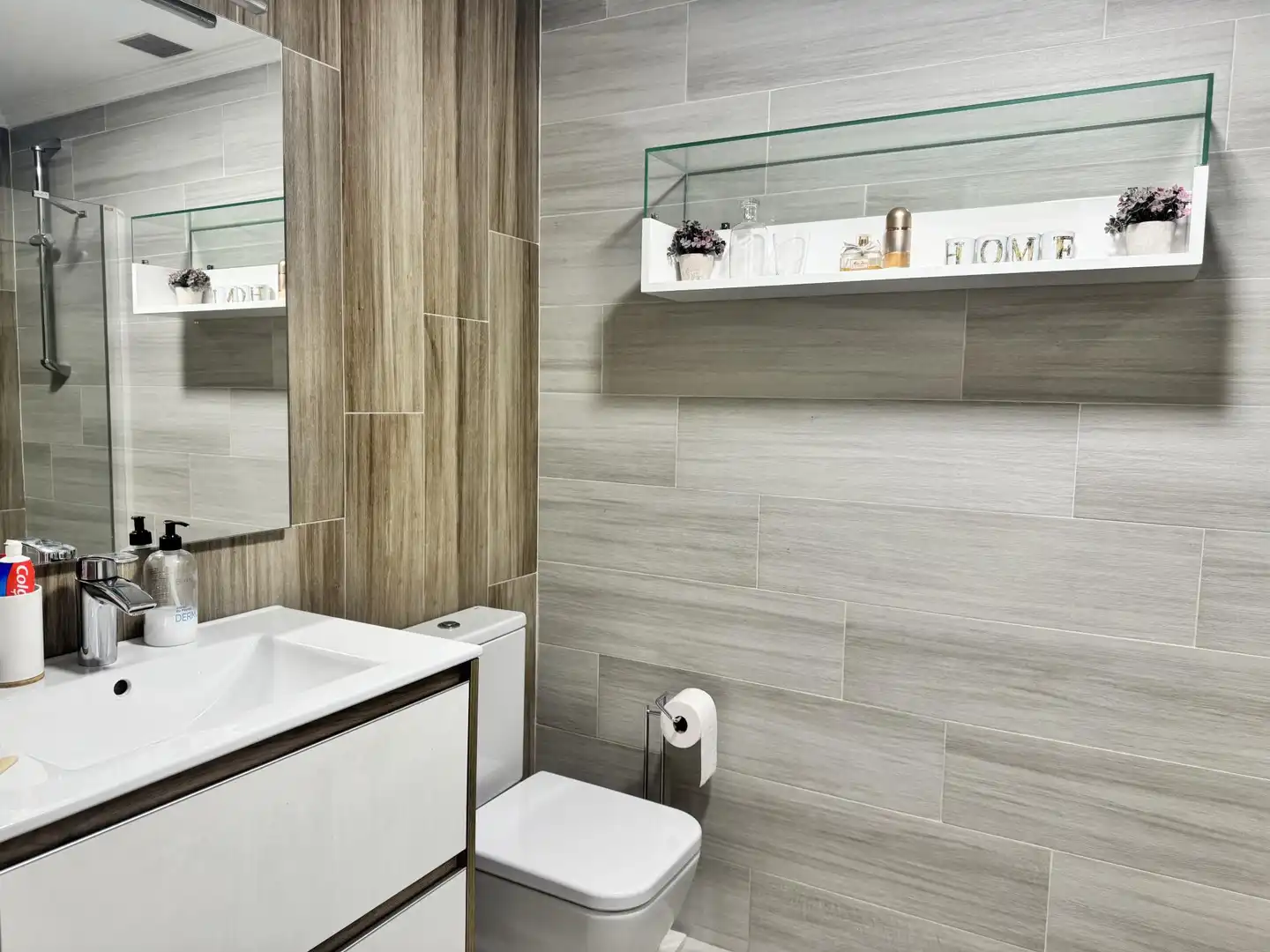 Flat for rent in Ronda do Carme, 50, Recatelo - O Carme Bathroom of Flat for rent in Lugo with Heating, Parquet flooring and Terrace