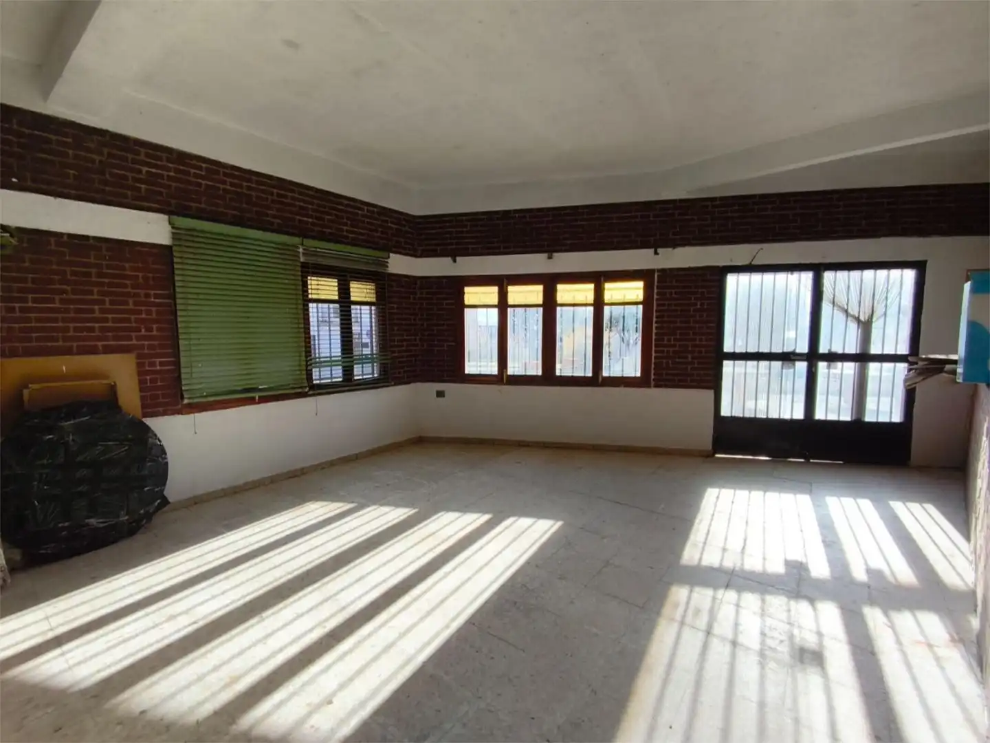 Casa adosada en venta en Avenida de la Constitución, 11, Cuacos de Yuste Casa adosada en venta en Cuacos de Yuste con Terraza, Trastero y Balcón