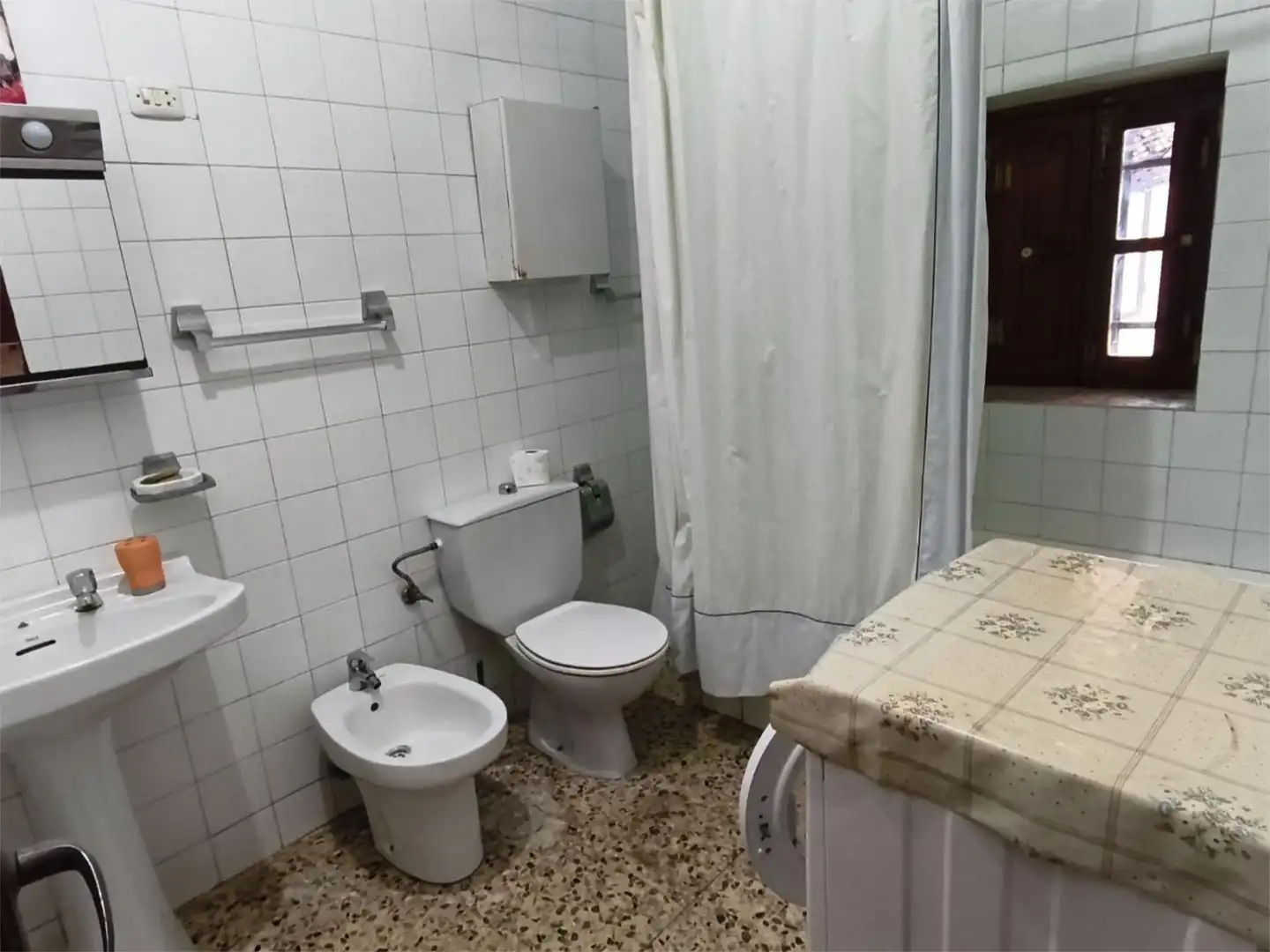 Casa adosada en venta en Avenida de la Constitución, 11, Cuacos de Yuste Baño de Casa adosada en venta en Cuacos de Yuste con Terraza, Trastero y Balcón