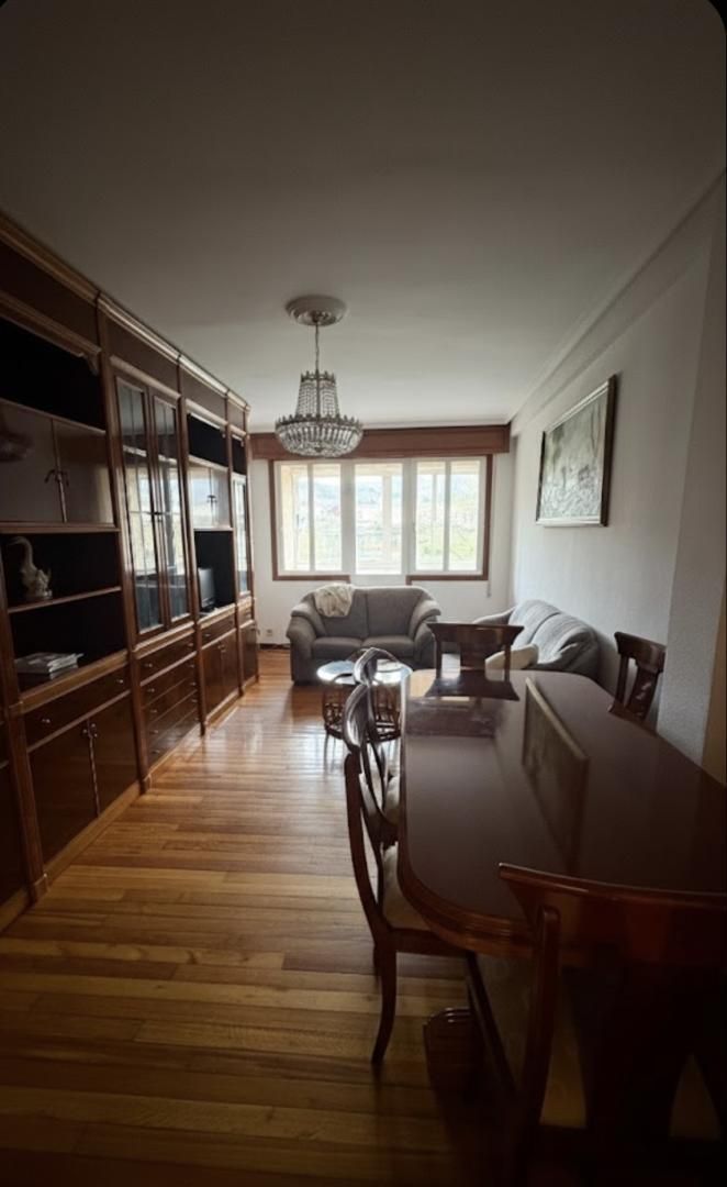 Sala d'estar de Pis en venda en Allariz amb Parquet, Traster i Moblat