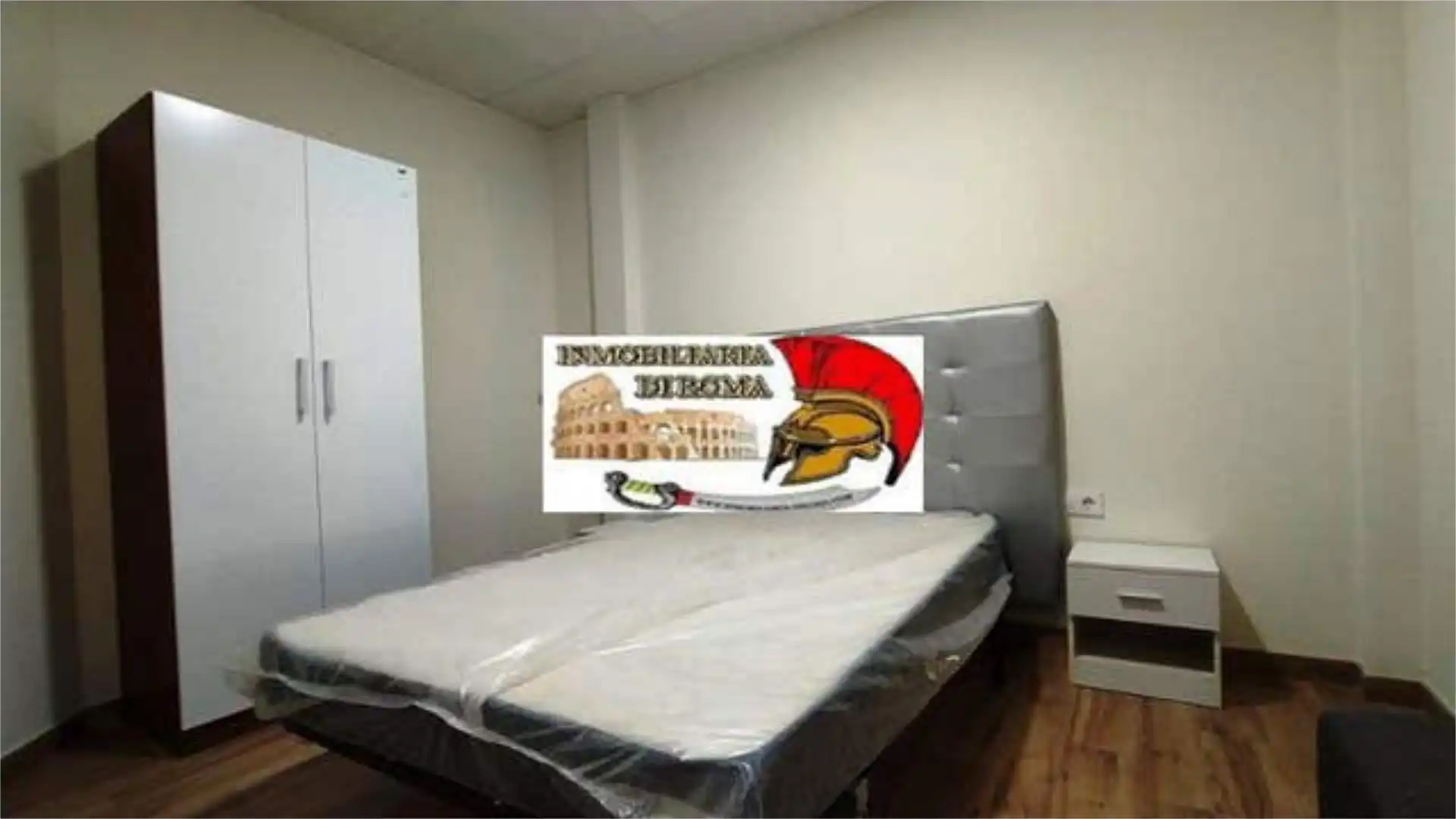 Pis en venda a San Antón Dormitori de Pis en venda en Cartagena