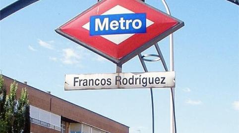 Piso en venta en Calle de Sánchez Preciado, 13, Valdezarza, Madrid Capital - imagen 2 Foto 2 de Piso en venta en Calle de Sánchez Preciado, 13, Valdezarza, Madrid Capital