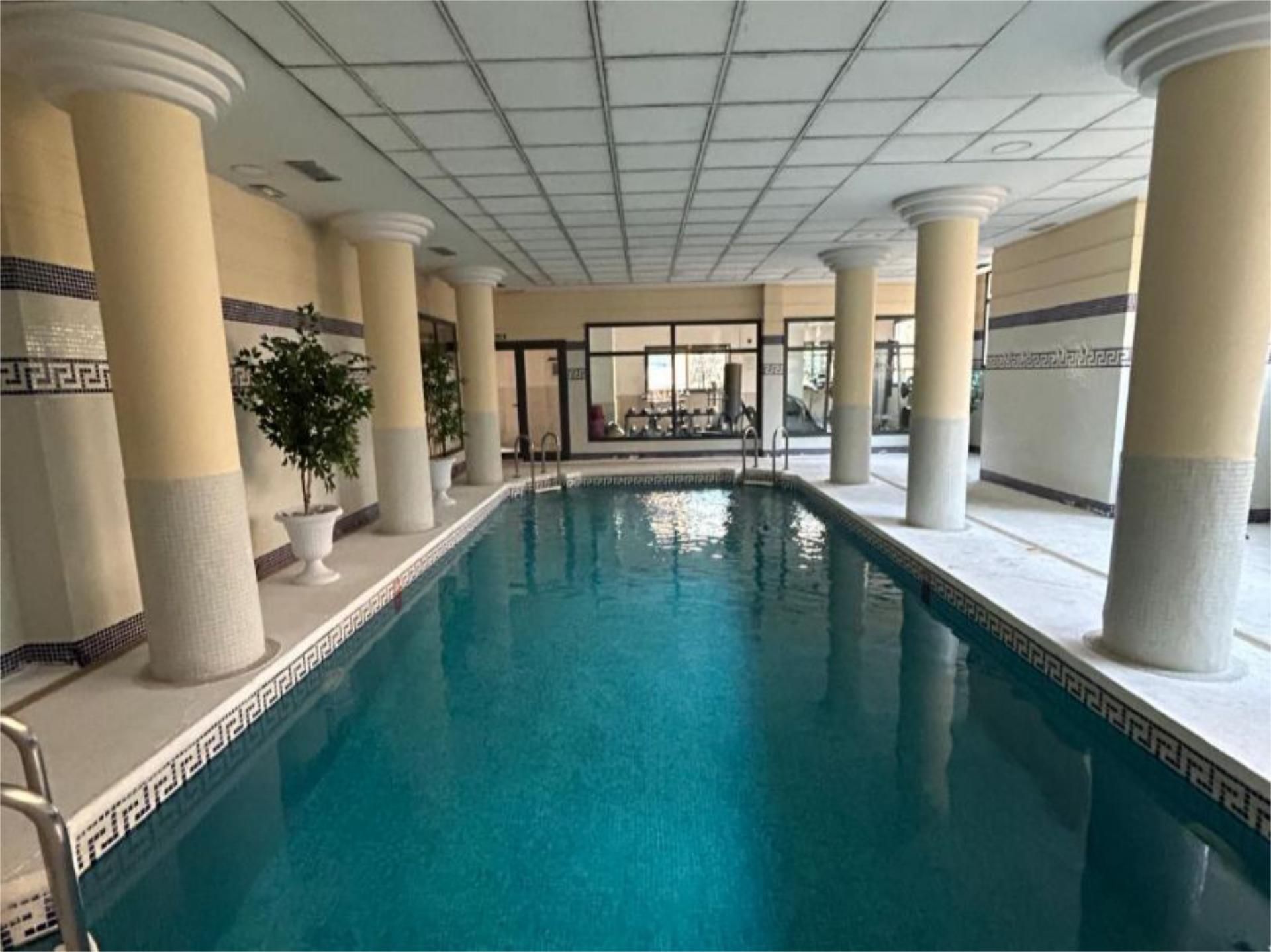 Flat for sale in Calle de Aracne, 21, Rejas Swimming pool of Flat for sale in Madrid Capital with Air Conditioner and Swimming Pool