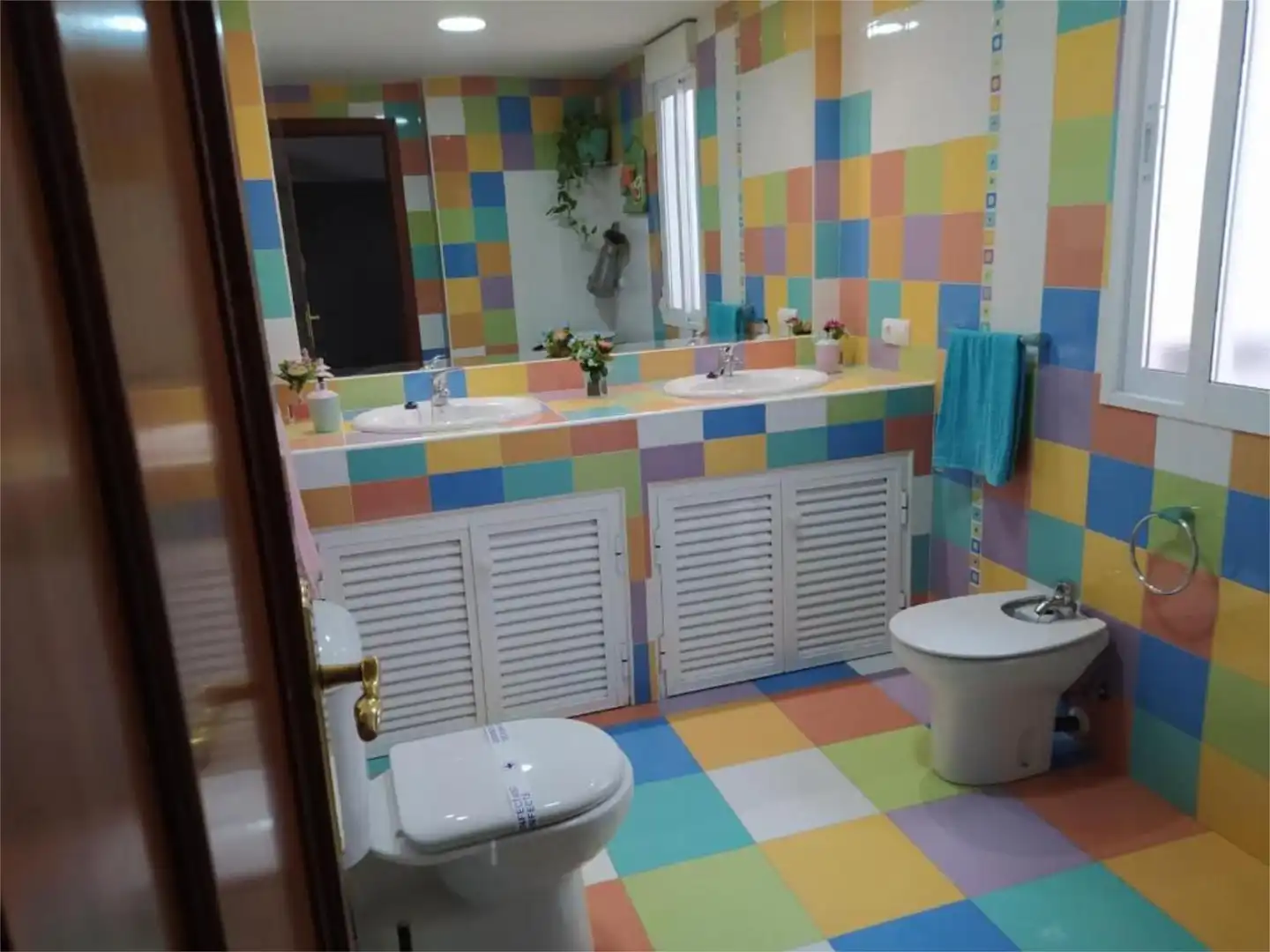 Bathroom of Detached homes for sale in Cazorla  with Air Conditioner, Parquet flooring and Terrace