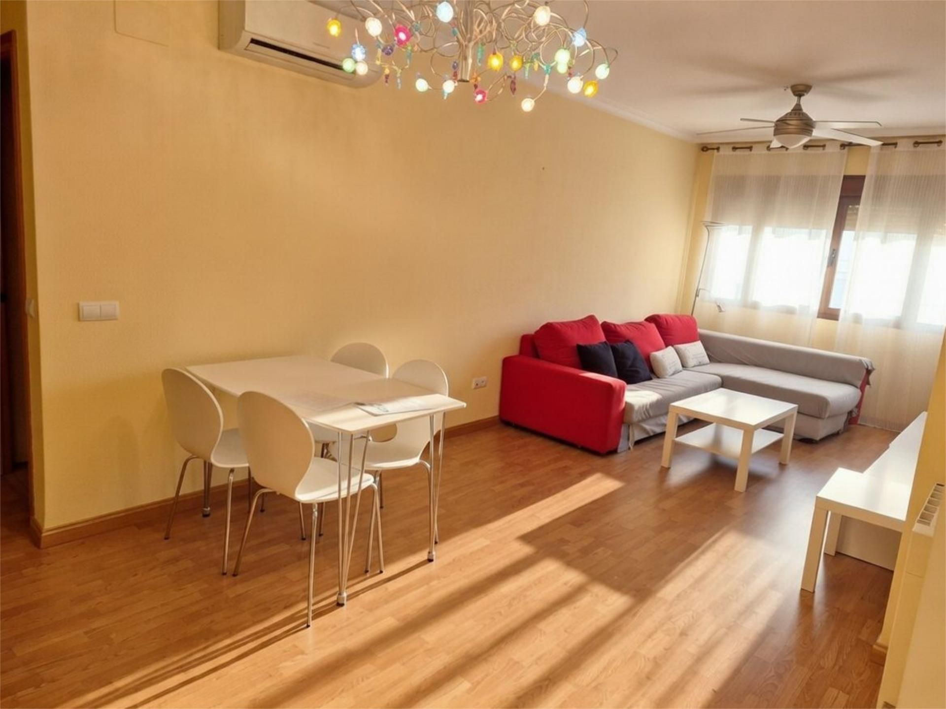 Pis en venda a Barrio Nuevo, 34, Bargas Sala d'estar de Pis en venda en Bargas amb Aire condicionat, Terrassa i Piscina