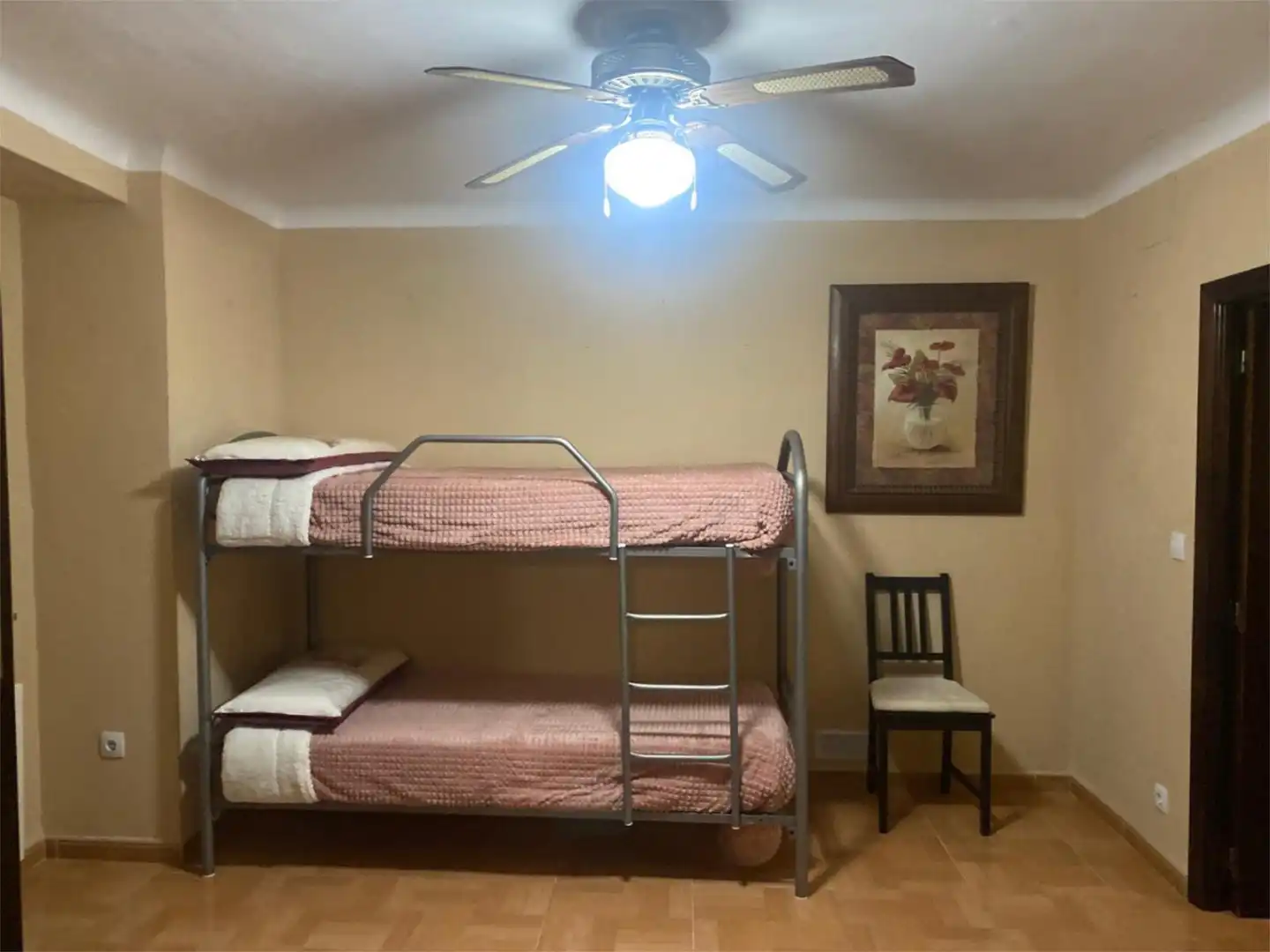 Habitación de Casa adosada en venta en Hornachuelos con Aire acondicionado, Piscina y Amueblado