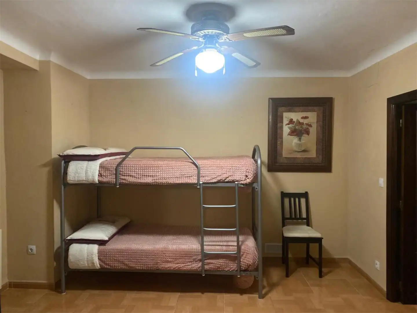 Habitación de Casa adosada en venta en Hornachuelos con Aire acondicionado, Piscina y Amueblado