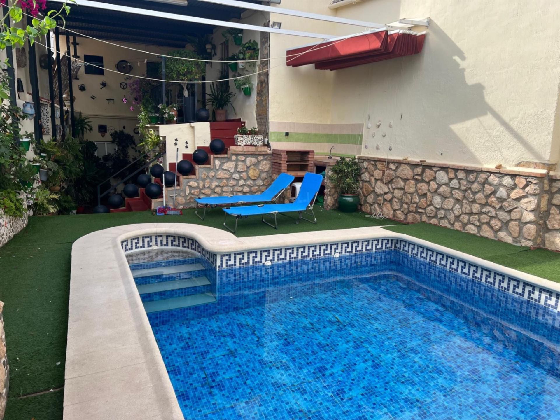 Piscina de Casa adosada en venta en Hornachuelos con Aire acondicionado, Piscina y Amueblado