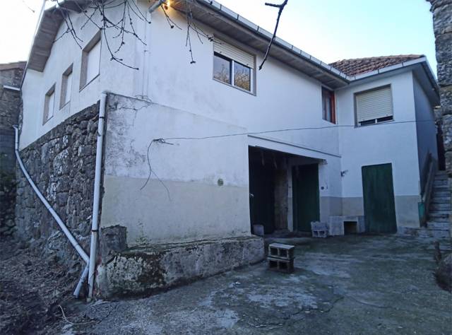 Casa adosada en Venta en Lugar Vilela, 25 en Bande