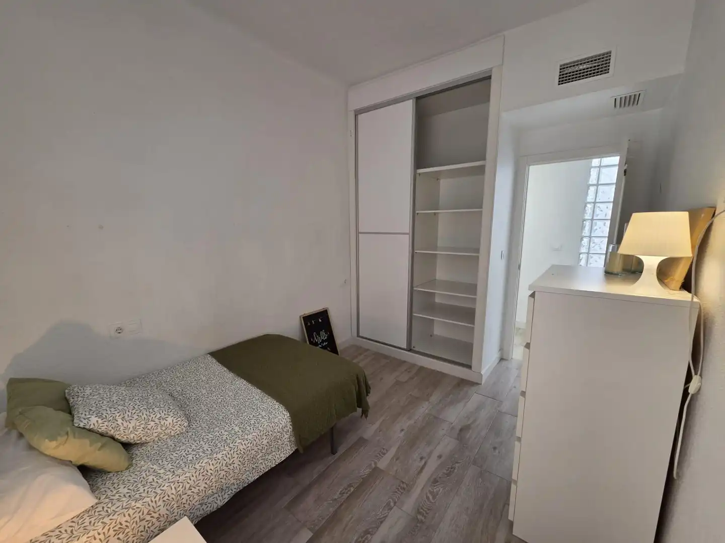 Habitación en Calle Ricardo Gil, 24, El Carmen Habitación de Piso para compartir en Murcia con Aire acondicionado, Calefacción y Amueblado