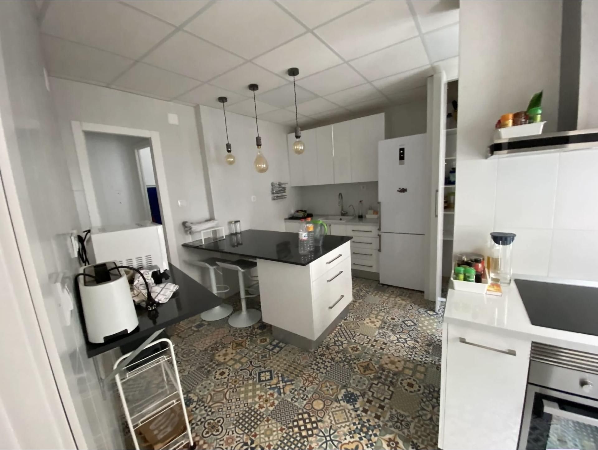 Cuina de Pis per a compartir en  Murcia Capital amb Aire condicionat, Calefacció i Moblat