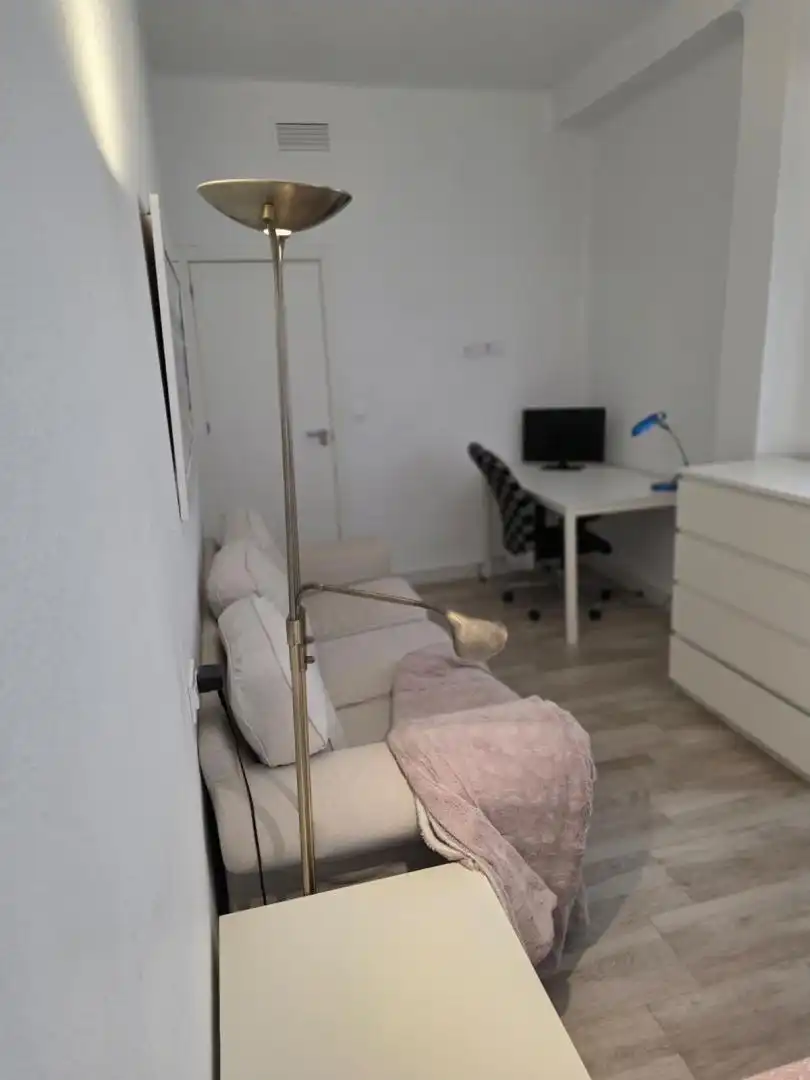 Habitación en Calle Ricardo Gil, 24, El Carmen Sala de estar de Piso para compartir en Murcia con Aire acondicionado, Calefacción y Amueblado