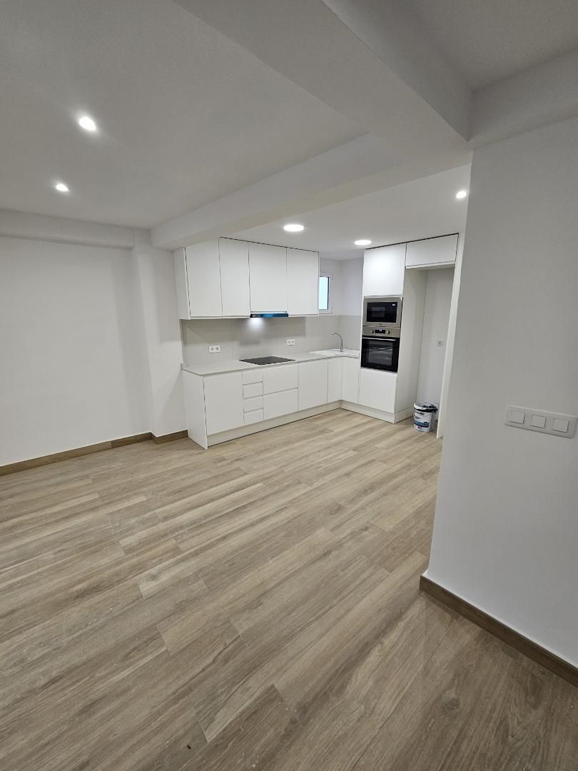Kitchen of Flat for rent in  Valencia Capital  with Air Conditioner and Terrace