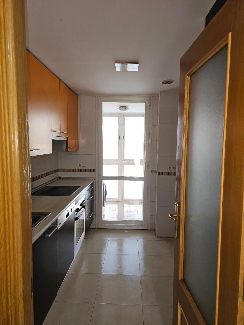 Kitchen of Flat for sale in  Madrid Capital  with Air Conditioner, Heating and Storage room