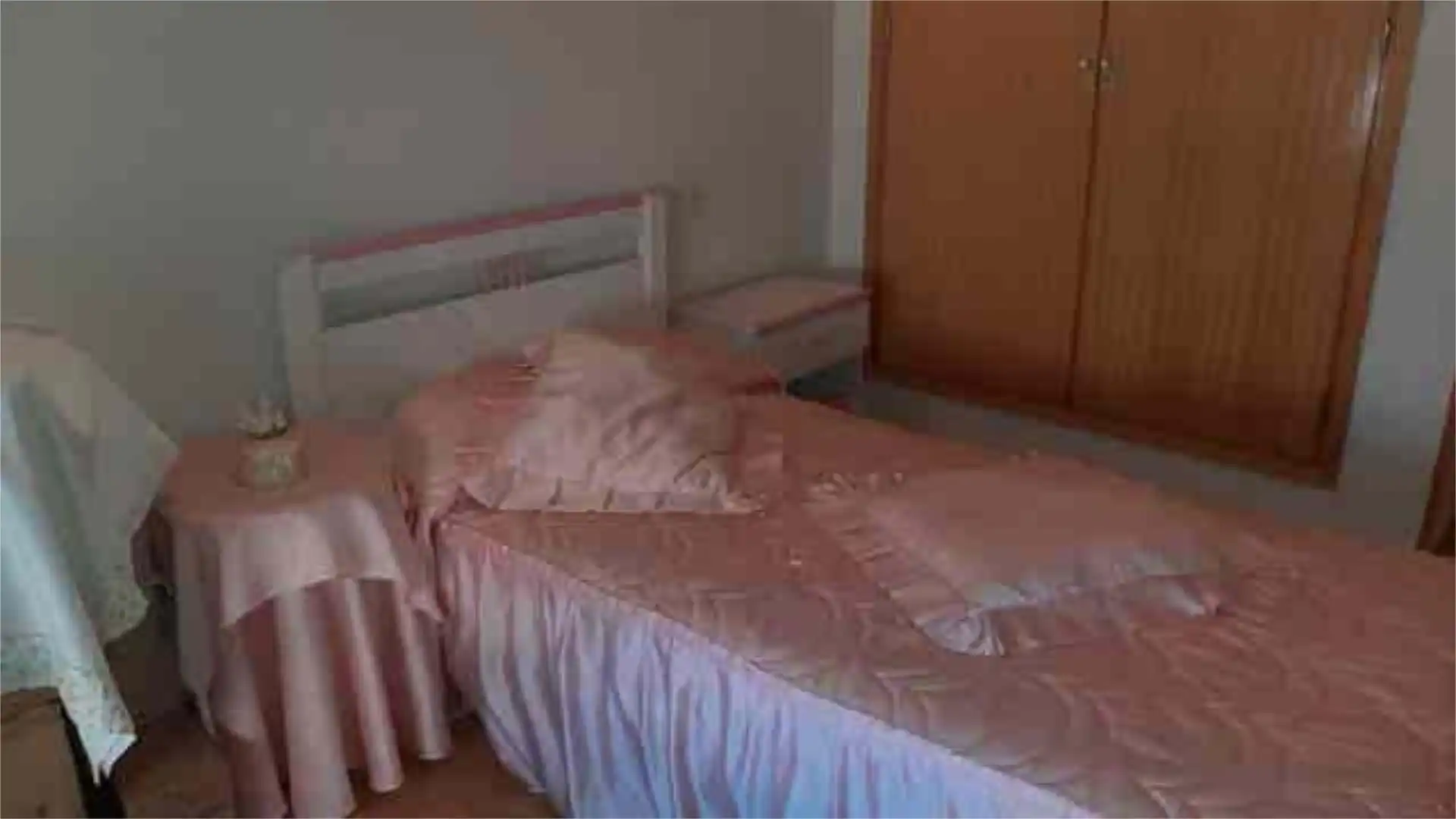 Piso en venta en Entrevías Habitación de Piso en venta en Madrid con Calefacción, Terraza y Trastero