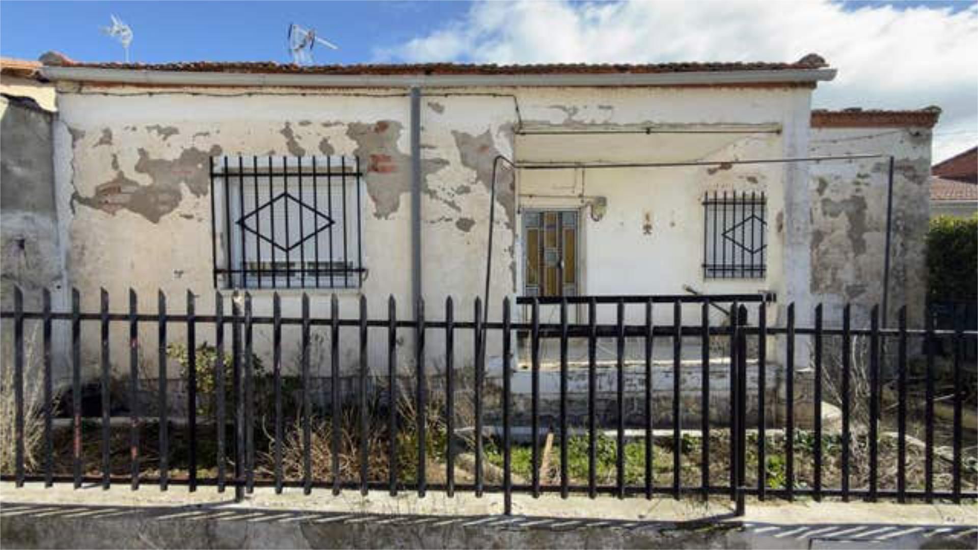 Exterior view of Single-family semi-detached for sale in Mazuecos  with Heating, Private garden and Furnished