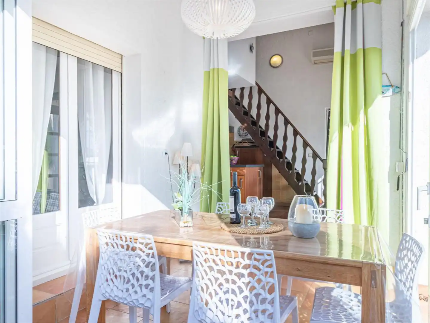 Detached homes for rent in Carrer Flamicell, 6, Tordera - Fluvià - Llobregat Dining room of Detached homes for rent in Empuriabrava with Parquet flooring and Furnished