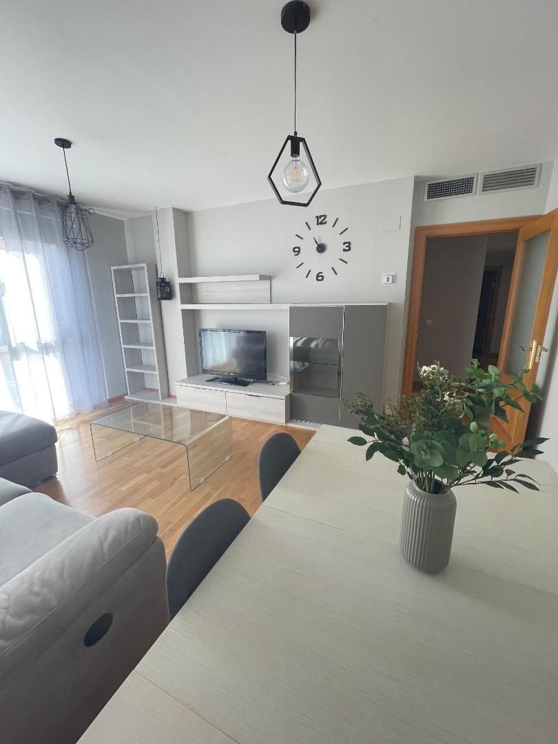 Living room of Flat for rent in  Logroño  with Air Conditioner