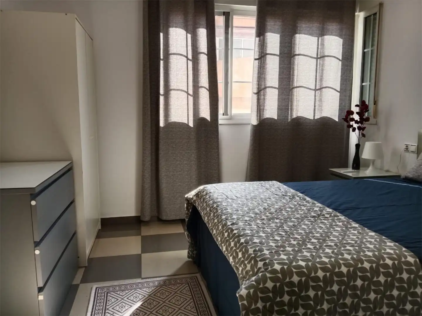 Schlafzimmer von Wohnungen zum Verkauf in Roquetas de Mar mit Klimaanlage, Terrasse und Möbliert