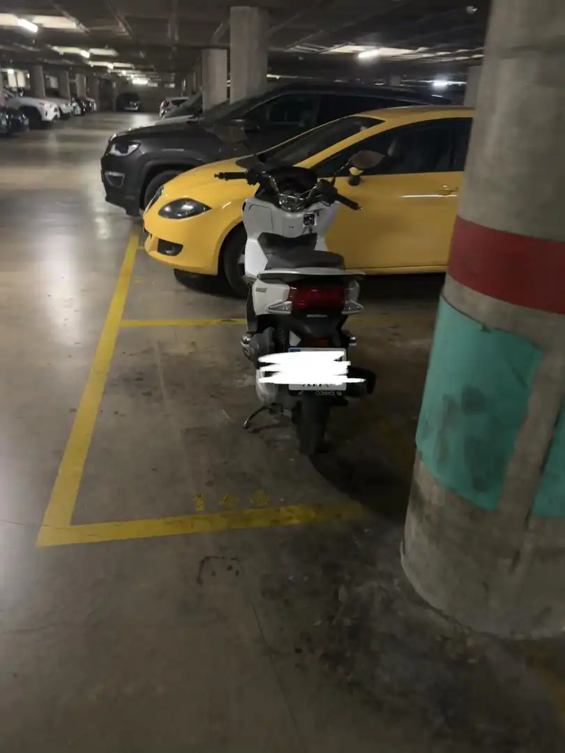 Garage for rent in Avinguda de Josep Tarradellas i Joan, 62, Sant Josep Parking of Garage for rent in L'Hospitalet de Llobregat