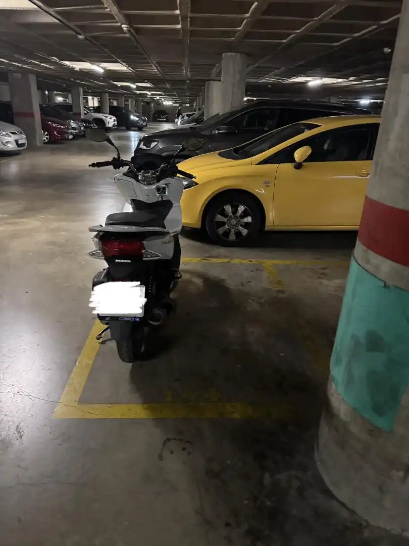 Garage for rent in Avinguda de Josep Tarradellas i Joan, 62, Sant Josep Parking of Garage for rent in L'Hospitalet de Llobregat